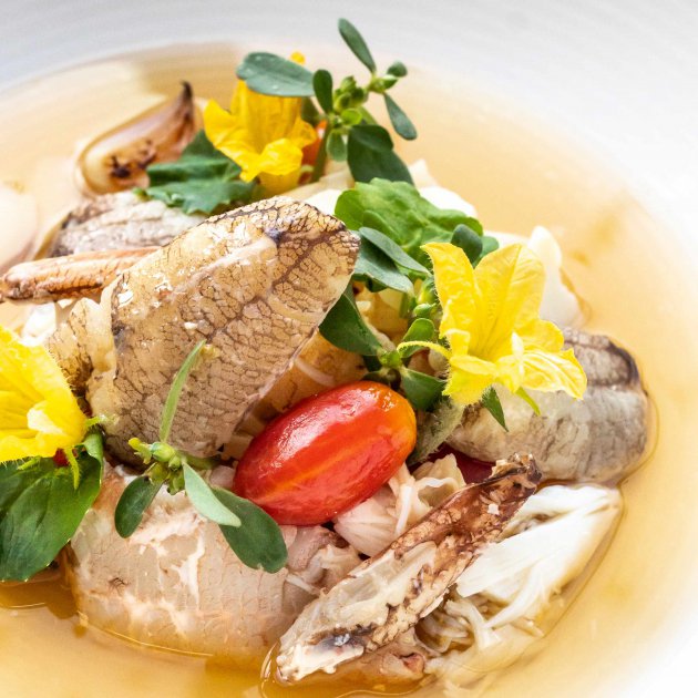 Tom Yum clear soup of mud crab